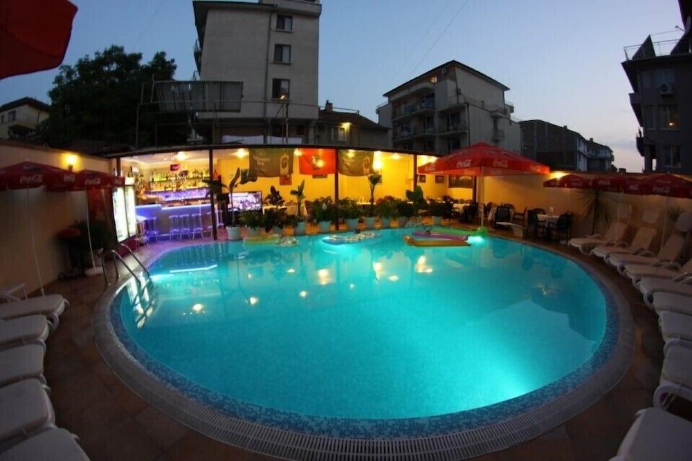 Italia Hotel Nesebar Exterior foto
