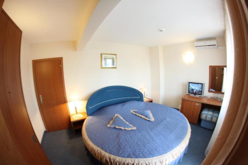 Italia Hotel Nesebar Quarto foto